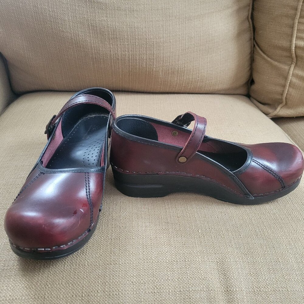 Sanita clogs